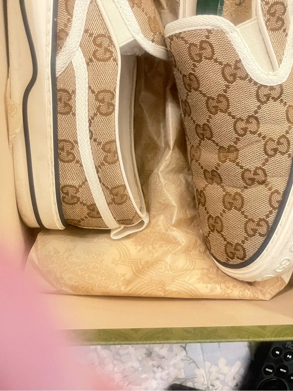 Gucci authentic beige
